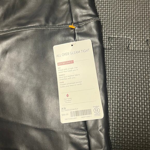 New Athleta All Over Glean Tight Black Leggings #356179 Size XS - Picture 2 of 7